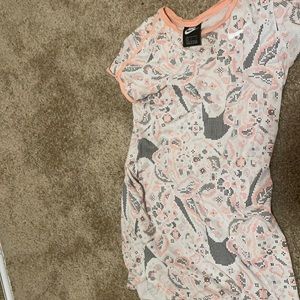 Nike dress it’s a size large.
